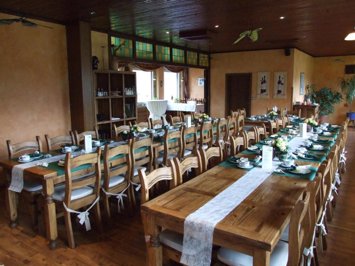 Hotel Forsthaus Volkesfeld エクステリア 写真
