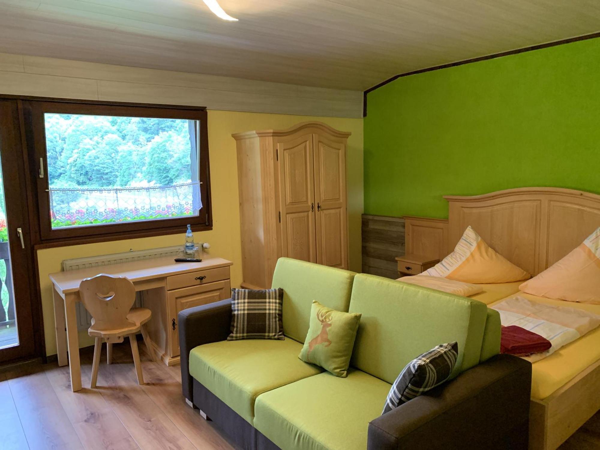 Hotel Forsthaus Volkesfeld エクステリア 写真