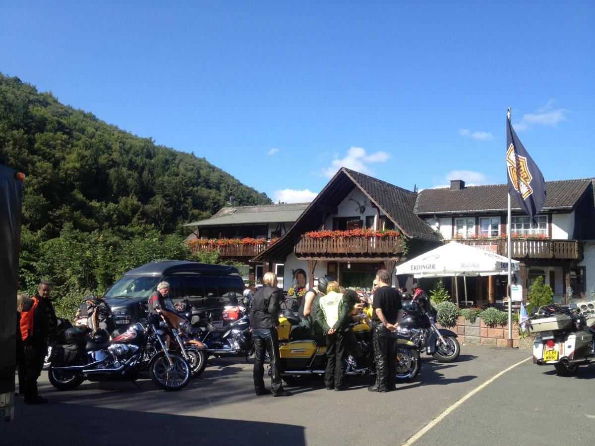 Hotel Forsthaus Volkesfeld エクステリア 写真
