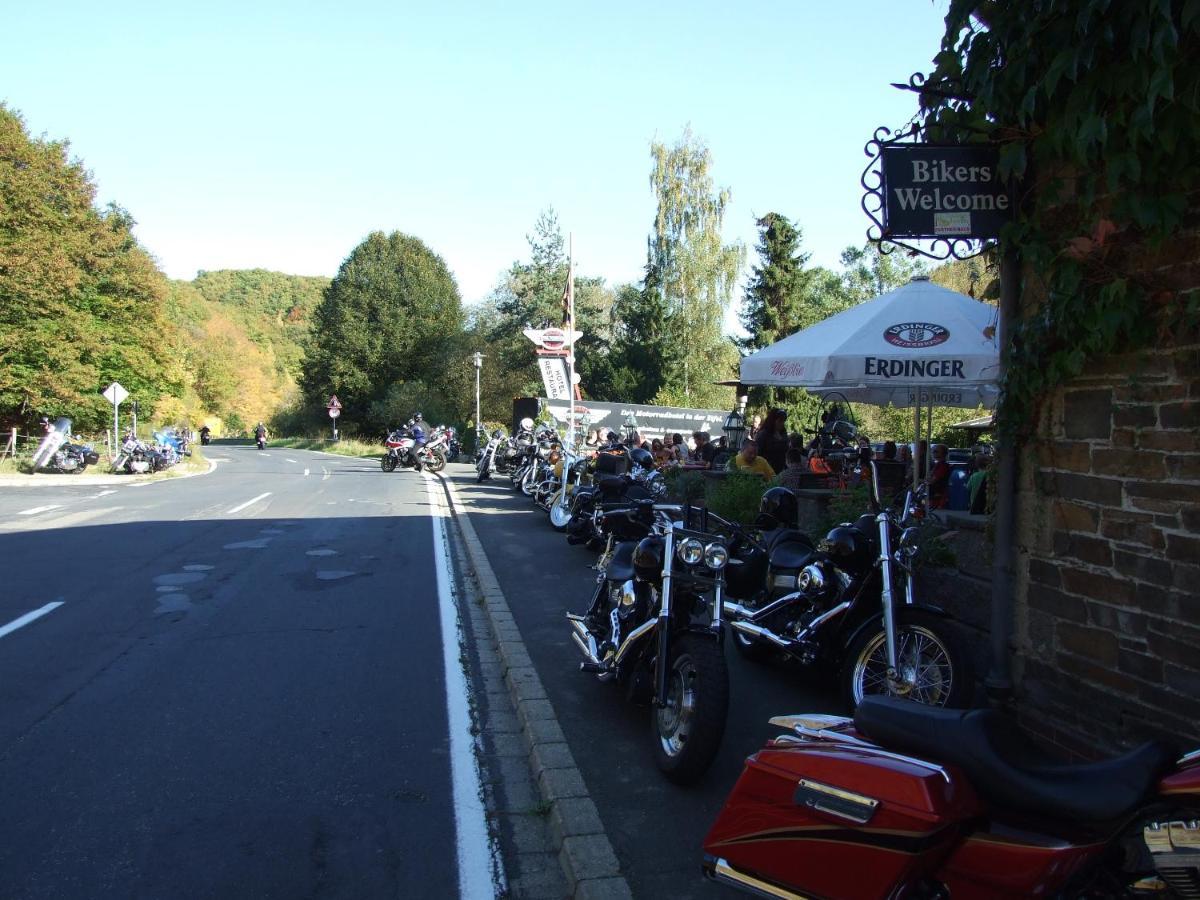 Hotel Forsthaus Volkesfeld エクステリア 写真