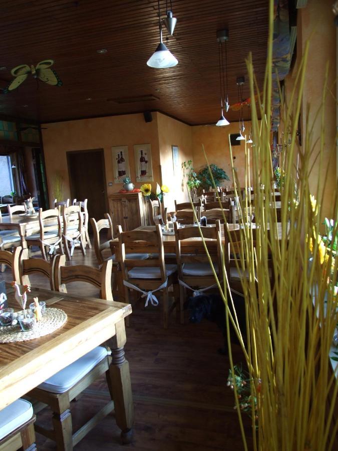 Hotel Forsthaus Volkesfeld エクステリア 写真