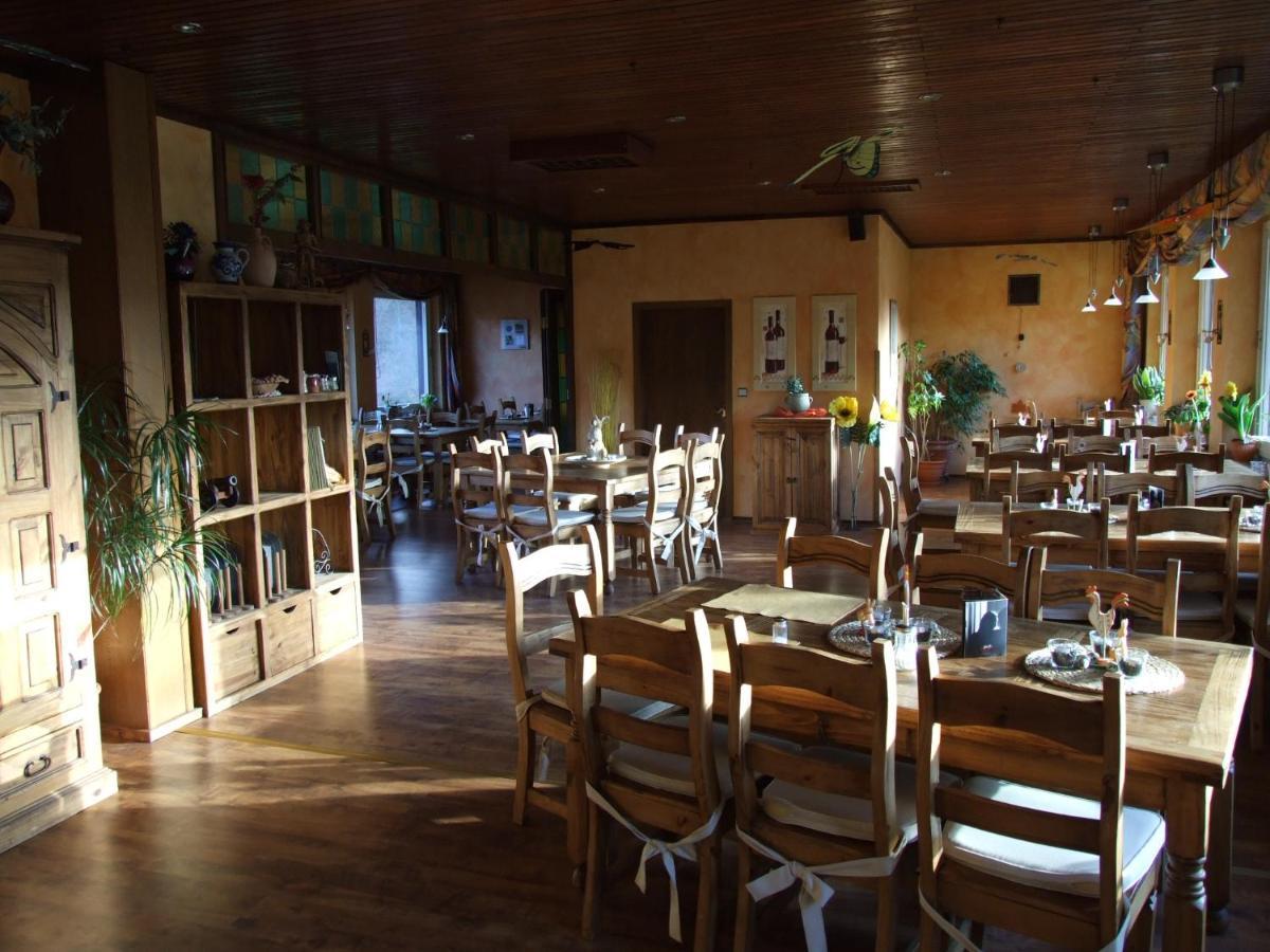 Hotel Forsthaus Volkesfeld エクステリア 写真